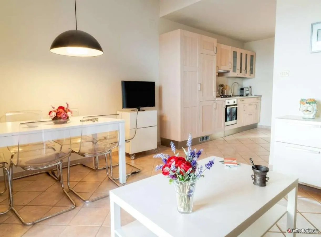 Cefalu Begonie House 0*,