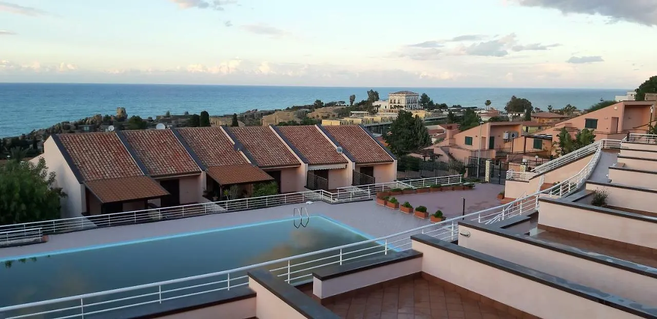 Cefalu Begonie House 0*,  イタリア