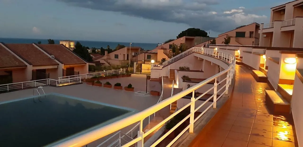 Cefalu Begonie House アパート
