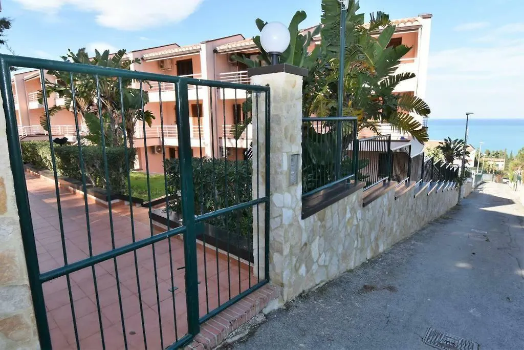 Cefalu Begonie House イタリア